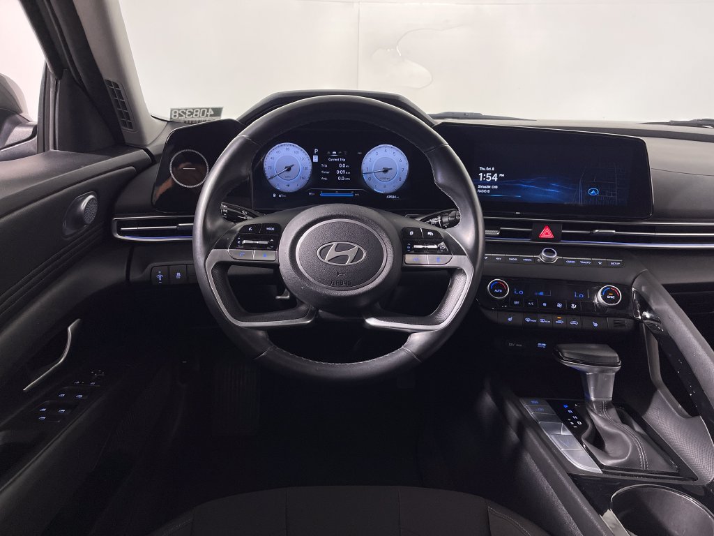 Certified 2025 Hyundai Elantra SEL FWD image 16