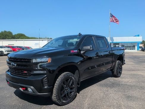 Used 2021 Chevrolet Silverado 1500 LT Trail Boss w/ Convenience Package II AWD/4WD image 2