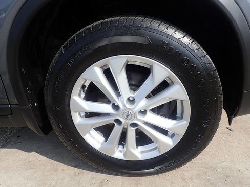 Used 2016 Nissan Rogue SV w/ SV Premium Package AWD/4WD image 34