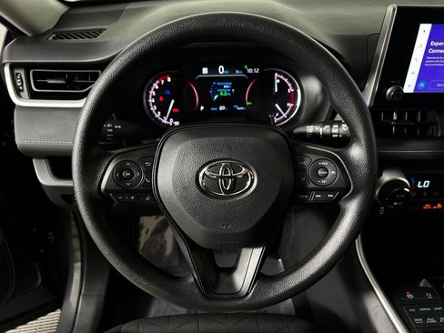 Used 2025 Toyota RAV4 XLE AWD/4WD image 16