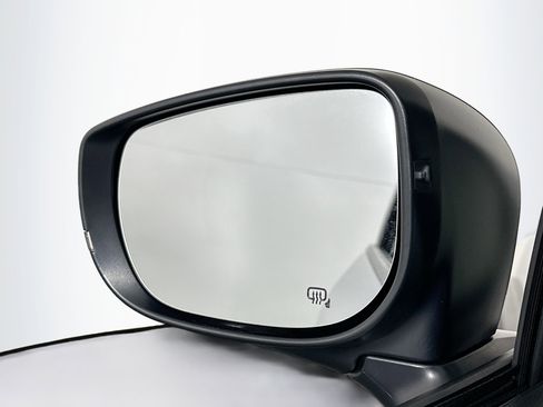 Used 2024 Subaru Crosstrek 2.0i Premium image 16