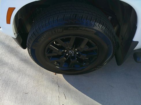 Used 2026 Nissan Frontier SV w/ SV Convenience Package image 16