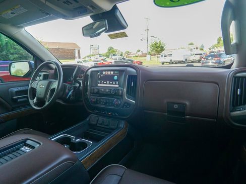 Used 2018 Chevrolet Silverado 1500 High Country AWD/4WD image 14