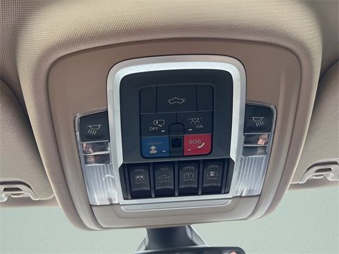 Used 2020 RAM 1500 Laramie image 16