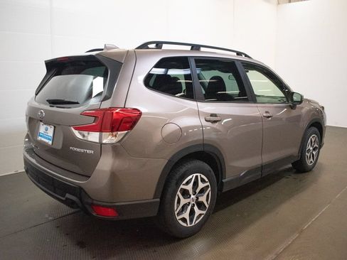 Used 2023 Subaru Forester Premium AWD/4WD image 4