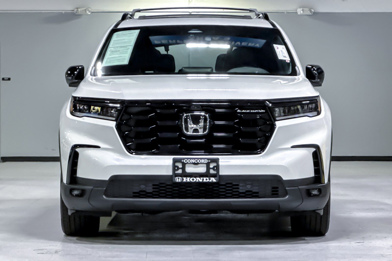 Used 2025 Honda Pilot Black Edition image 6