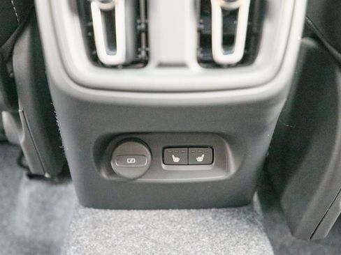 New 2026 Volvo XC40 B5 Core w/ Climate Package image 23