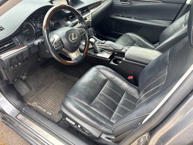 Used 2016 Lexus ES 300h w/ Luxury Package w/Wood Trim FWD image 7