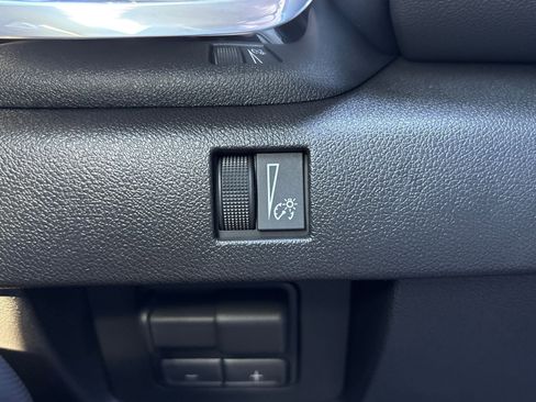 New 2026 GMC Canyon Elevation w/ Convenience Package image 17