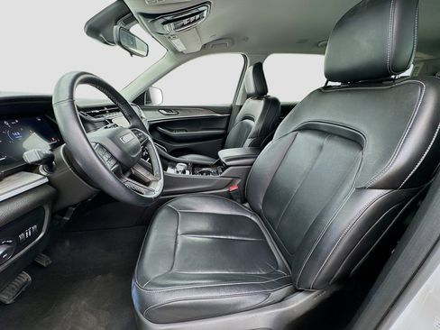 Used 2022 Jeep Grand Cherokee L Limited image 13