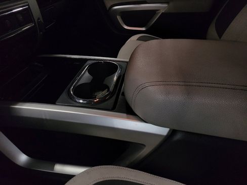 Used 2021 Nissan Titan SV w/ SV Convenience Package AWD/4WD image 26