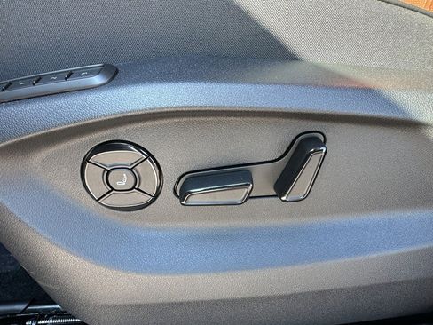 New 2026 Volkswagen Tiguan SEL R-Line image 17