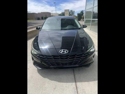 Used 2022 Hyundai Elantra SEL w/ Cargo Package FWD image 3