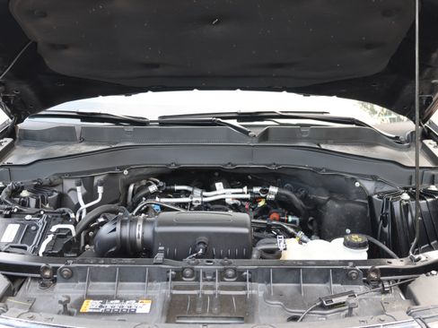 Used 2023 Ford Explorer XLT AWD/4WD image 14