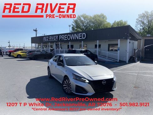 Used 2025 Nissan Altima 2.5 SV image 1