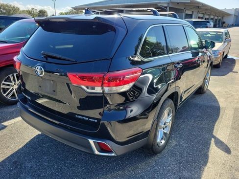 Used 2019 Toyota Highlander Limited Platinum image 4