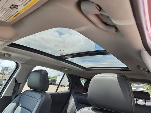 Used 2018 Chevrolet Equinox Premier AWD/4WD image 34