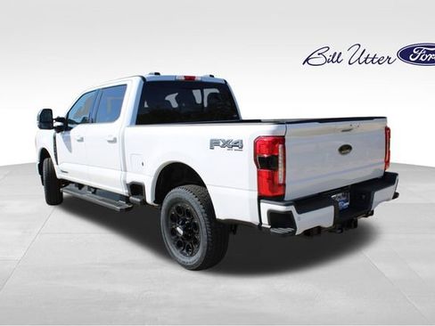 New 2026 Ford F250 Lariat w/ Black Appearance Package image 4