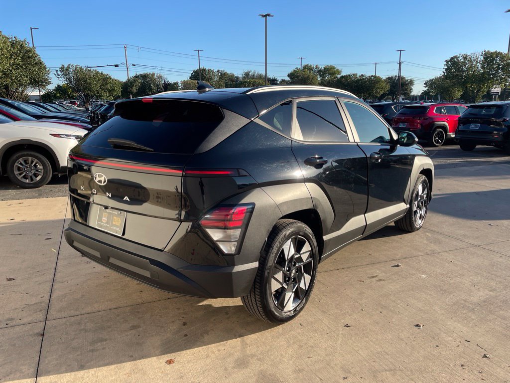 Used 2024 Hyundai Kona SEL w/ Convenience Package FWD image 5