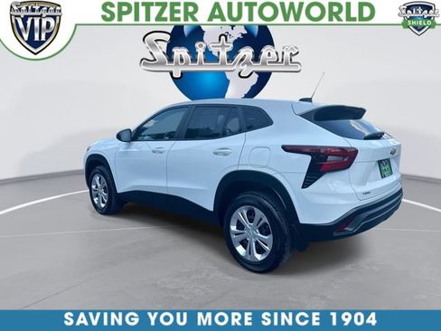 Certified 2024 Chevrolet Trax LS FWD image 8
