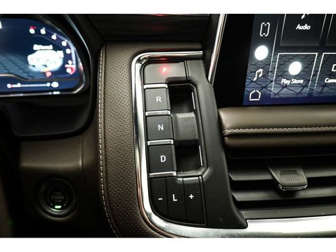 Used 2022 GMC Yukon SLT w/ SLT Luxury Package AWD/4WD image 15