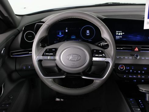 Certified 2024 Hyundai Elantra SEL w/ Convenience Package FWD image 10