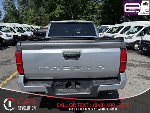 Used 2024 Toyota Tacoma TRD Off-Road AWD/4WD image 5