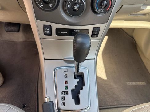 Used 2013 Toyota Corolla LE Special Edition FWD image 18