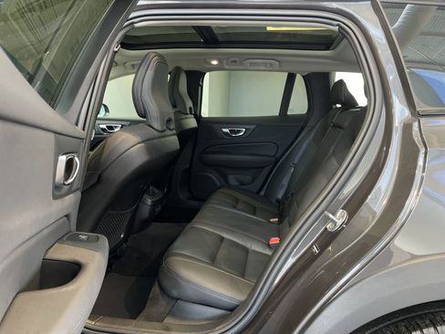 Used 2025 Volvo V60 B5 Cross Country Plus image 52