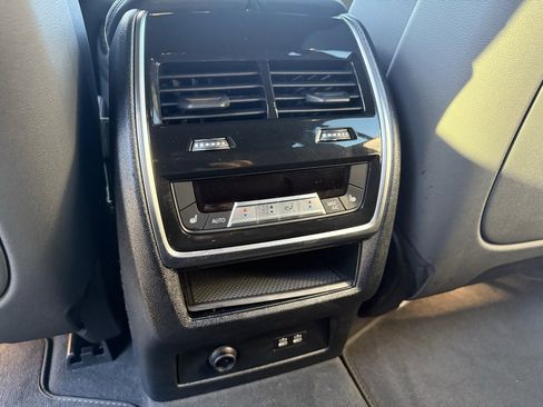 Used 2022 BMW X7 xDrive40i w/ M Sport Package image 42