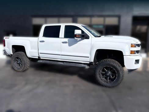 Used 2017 Chevrolet Silverado 2500 LTZ w/ LTZ Plus Package image 7