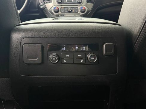 Used 2019 GMC Yukon SLT AWD/4WD image 18