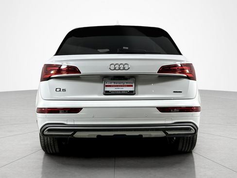 Used 2023 Audi Q5 2.0T Premium w/ Convenience Package image 4