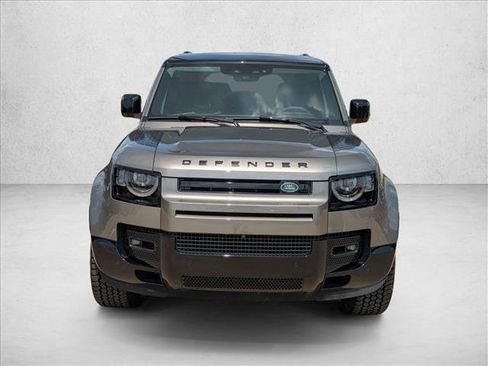 New 2025 Land Rover Defender 90 X-Dynamic SE image 6