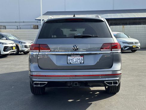 Certified 2022 Volkswagen Atlas SEL Premium image 4