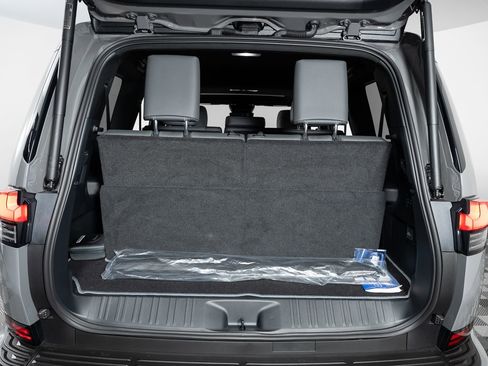 Used 2025 Lexus GX 550 image 19