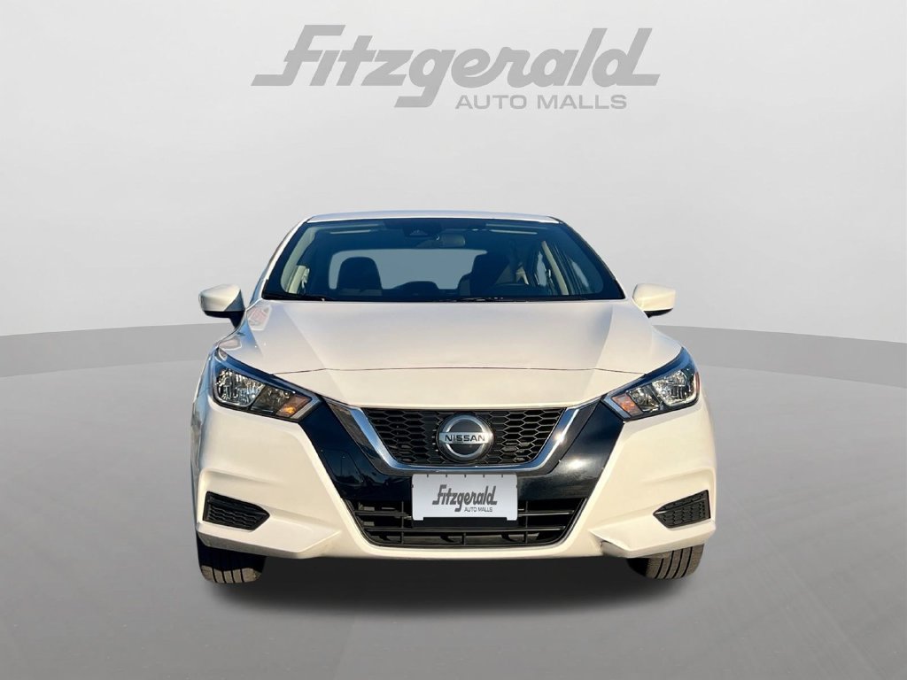 Used 2022 Nissan Versa SV FWD image 11