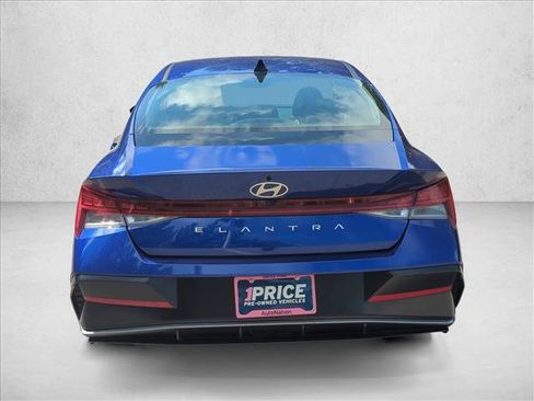 Used 2025 Hyundai Elantra SEL FWD image 6