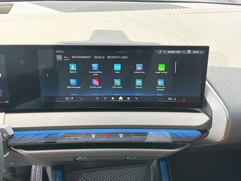 Used 2025 BMW X3 xDrive30i w/ Premium Package image 29