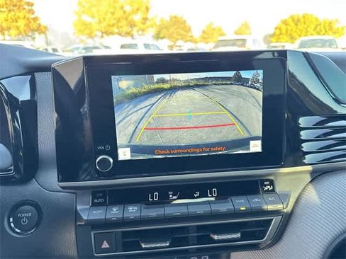 Used 2025 Toyota Camry SE image 20