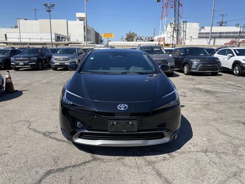 Used 2024 Toyota Prius Limited FWD image 3