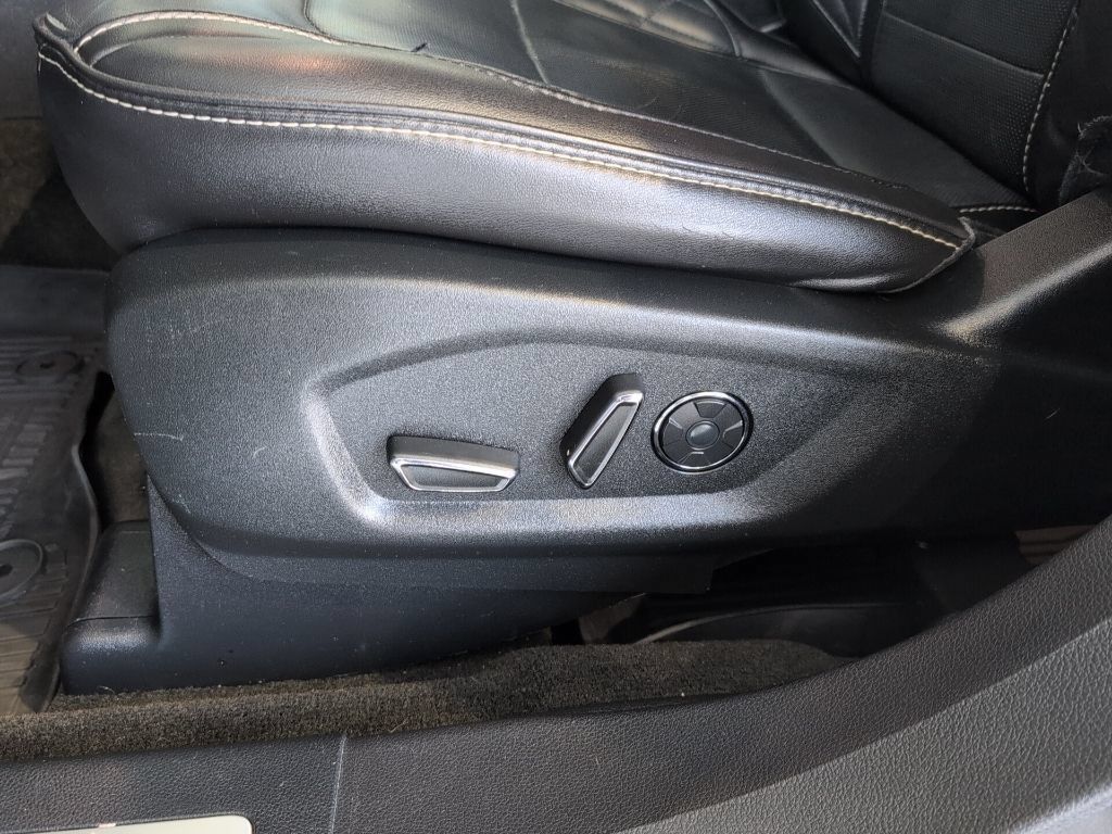Used 2018 Ford Explorer Platinum AWD/4WD image 11