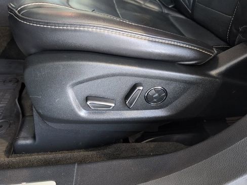 Used 2018 Ford Explorer Platinum image 11