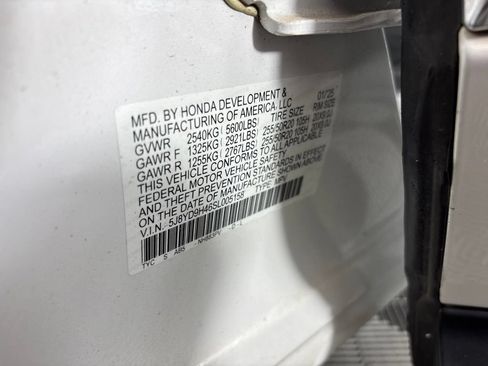 Certified 2025 Acura MDX w/ Technology Package FWD image 33