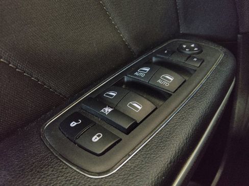 Used 2023 Dodge Charger SXT RWD image 27