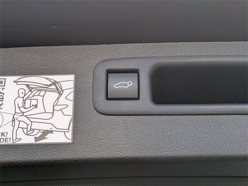 Used 2022 Toyota Highlander Limited image 14