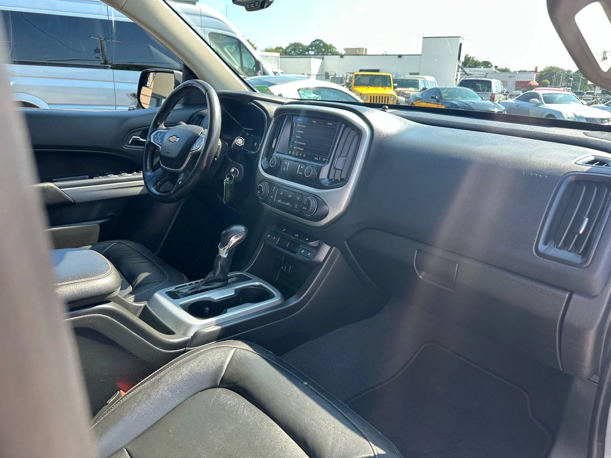 Used 2022 Chevrolet Colorado LT w/ Luxury Package AWD/4WD image 22