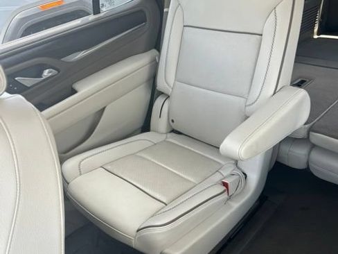 Used 2024 GMC Yukon Denali RWD image 8
