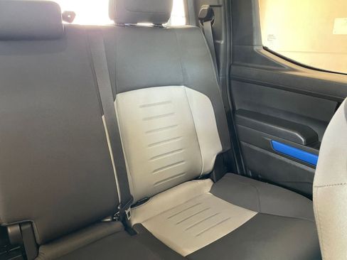 Used 2025 Toyota Tacoma TRD Off-Road image 32