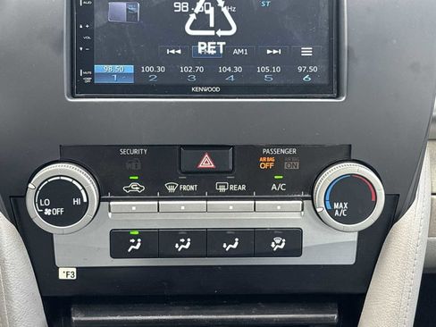 Used 2013 Toyota Camry L image 16